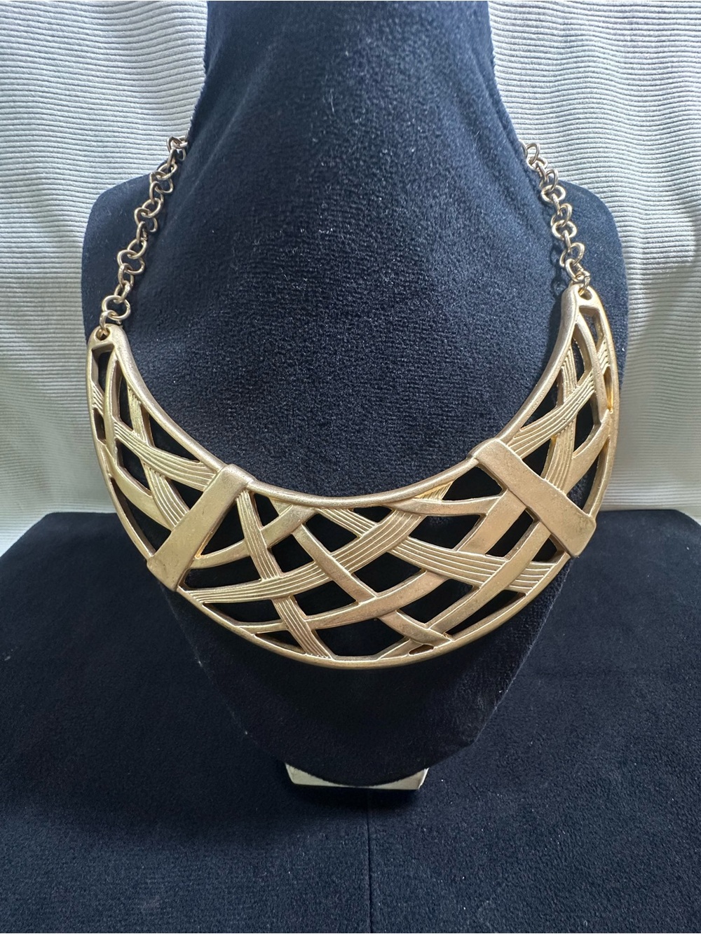 Vtg: Chico’s Matte Gold Open Cut Bib Style Necklace